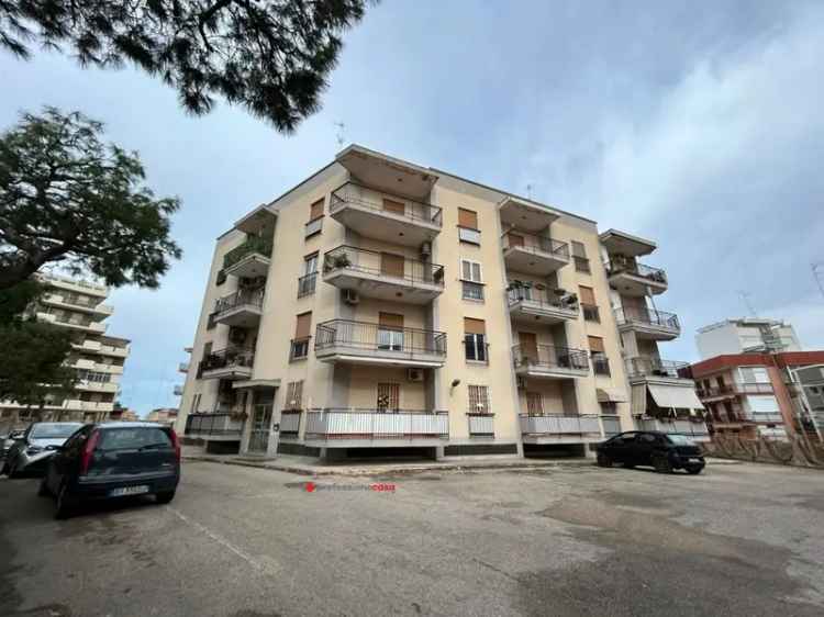 Appartamento in Lorenzo Perosi, Bari, 5 locali, 1 bagno, 162 m²