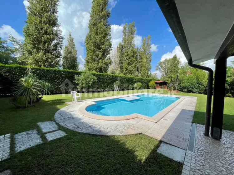 Villa bifamiliare via Po di Levante 4D, Isola Albarella, Rosolina