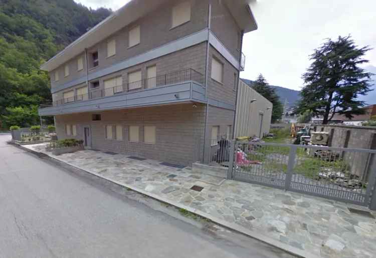 PORZIONE DI CASA SU QUATTRO LIVELLI