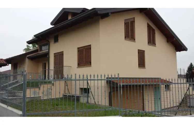 Villa in vendita a Cazzago Brabbia