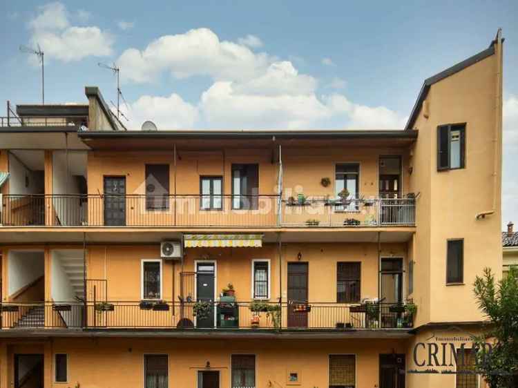 Trilocale via Borghetto 8, Desio