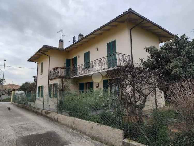 Villa unifamiliare via Subasio 18, Centro Storico, Foligno