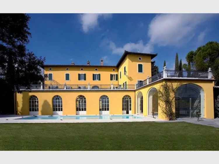 Villa in vendita  a Perugia