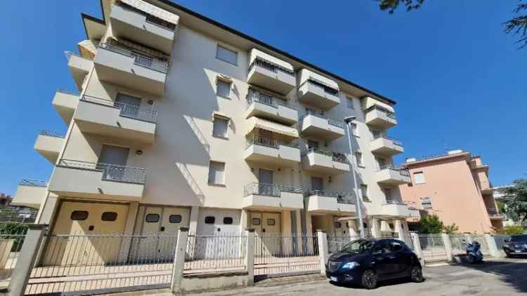 Appartamento in Via Carlo Innocenzo Frugoni, Rimini, 5 locali, 2 bagni