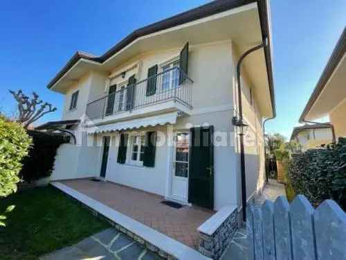 Villa plurifamiliare, ottimo stato, 130 m², Centro, Forte dei Marmi