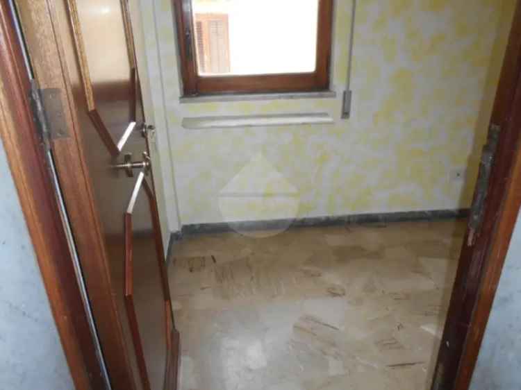 Appartamento in Via Mazzini, Castelvetrano, 6 locali, 1 bagno, 110 m²