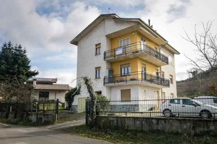 Appartamento in Via San Giovanni del Monte, Carcare, 5 locali, 1 bagno