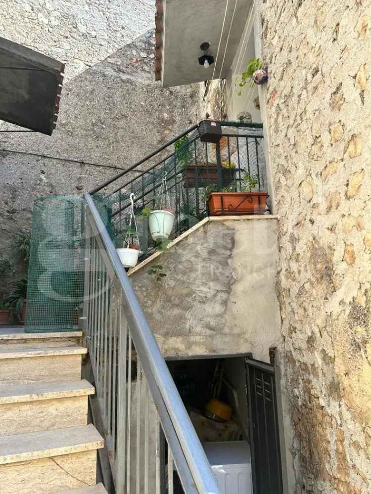 Appartamento in Via Impaccianti, Sermoneta (LT)