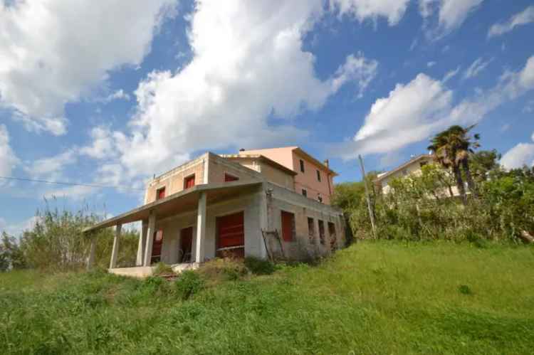 Villa singola in Acquaviva, Acquaviva Picena, 8 locali, 3 bagni