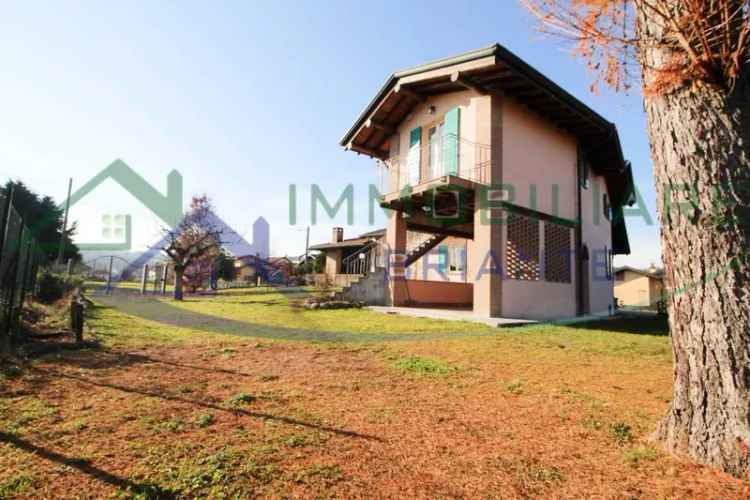 Villa singola Coarezza giardino 1000 mq 3 camere