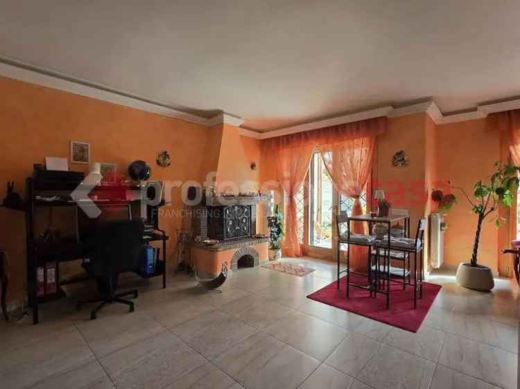 Villa a schiera in vendita  a Roma