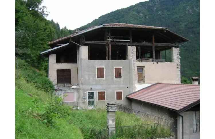 Casa indipendente in vendita a Castel Condino