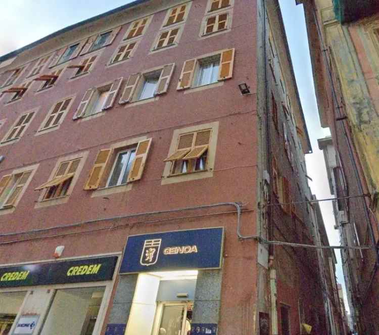 Appartamento in Vico Pessagno 4, Genova, 5 locali, 1 bagno, 79 m²