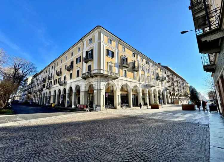 Attico viale Giacomo Matteotti 2, Centro Storico, Biella