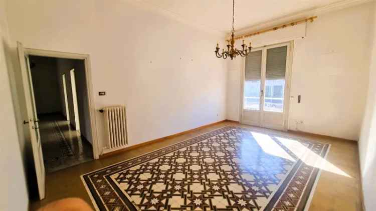 Appartamento in Viale belfiore, Firenze, 5 locali, 1 bagno, 131 m²