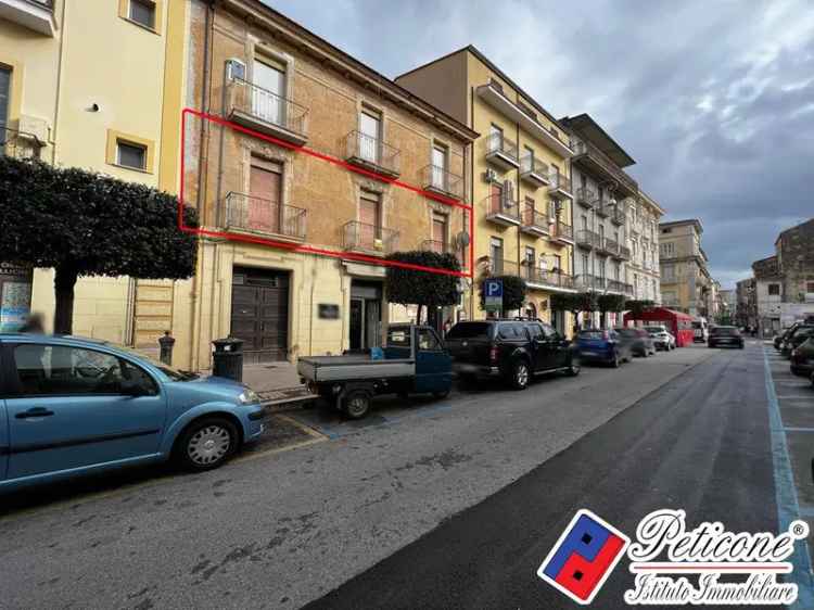 Appartamento in Viale della libertà, Fondi, 6 locali, 2 bagni, 140 m²