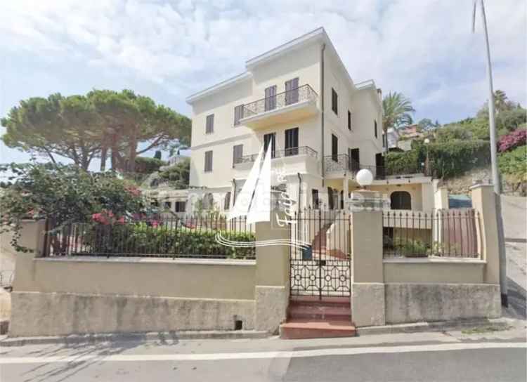 Villa unifamiliare via dei Colli 35, Centro Storico, Sant'Ampelio, Bordighera