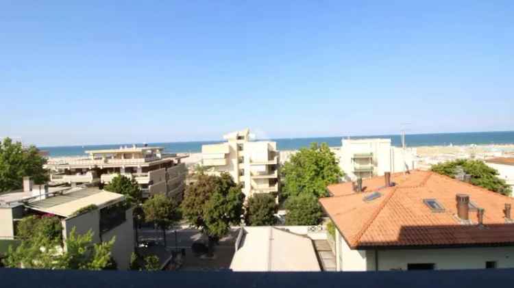 Quadrilocale viale Regina Elena 21, Tripoli Mare, Rimini