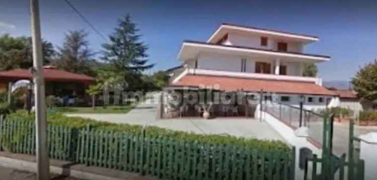 Villa indipendente 600 mq Caiazzo giardino 1200 mq