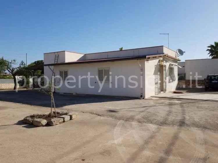 Villa in Via ugo foscolo 17, Siracusa, 4 locali, 1 bagno, 120 m²