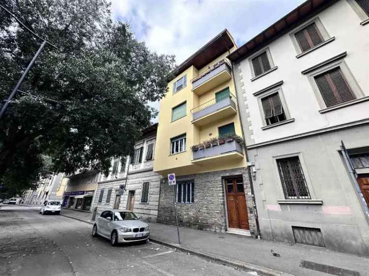 Appartamento in Viale Fanti 33, Firenze, 5 locali, 2 bagni, 120 m²