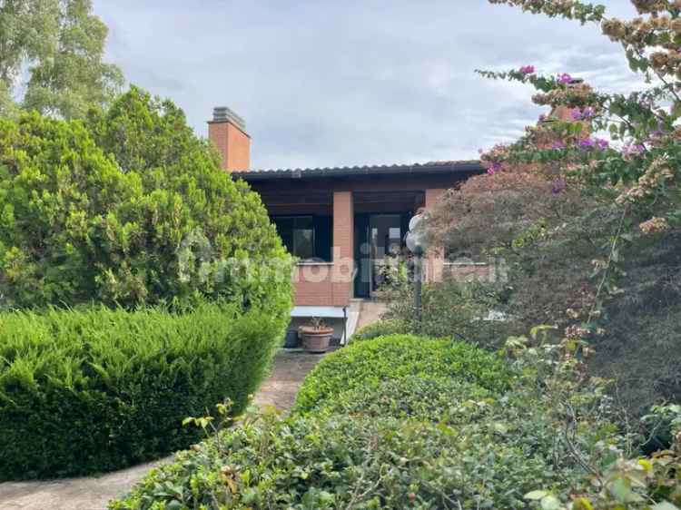 Villa a schiera via Ippia Di Elide, Casal Palocco, Roma