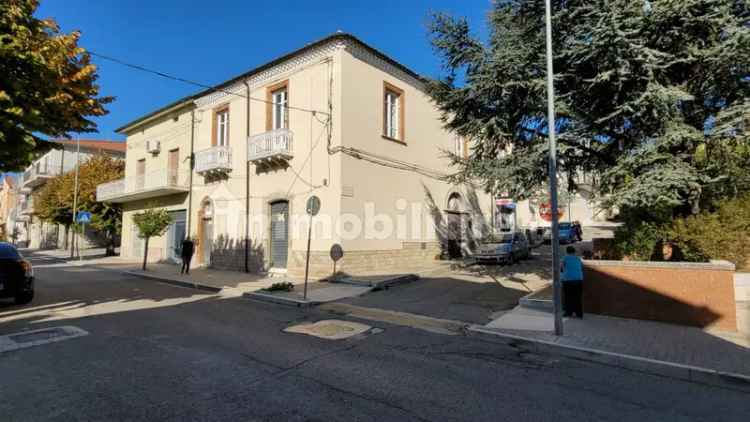 Terratetto unifamiliare piazza Nicola Crapsi 1, Centro, Santa Croce di Magliano