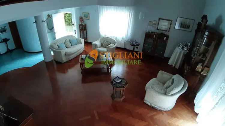 Villa a schiera in Ferrazzano, Ferrazzano, 6 locali, 3 bagni, 300 m²