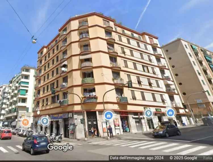 Appartamento in Corso De Stefanis 19, Genova, 6 locali, 1 bagno, 79 m²