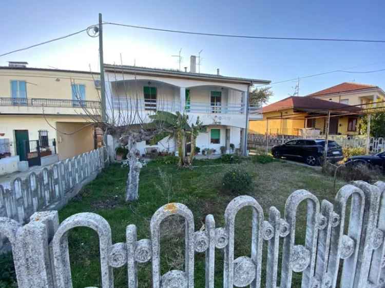 Villa in Via Piave, Cepagatti, 10 locali, 3 bagni, 200 m², abitabile