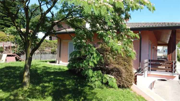 Villa in Via Tacito 1, Tradate, 8 locali, 3 bagni, giardino privato