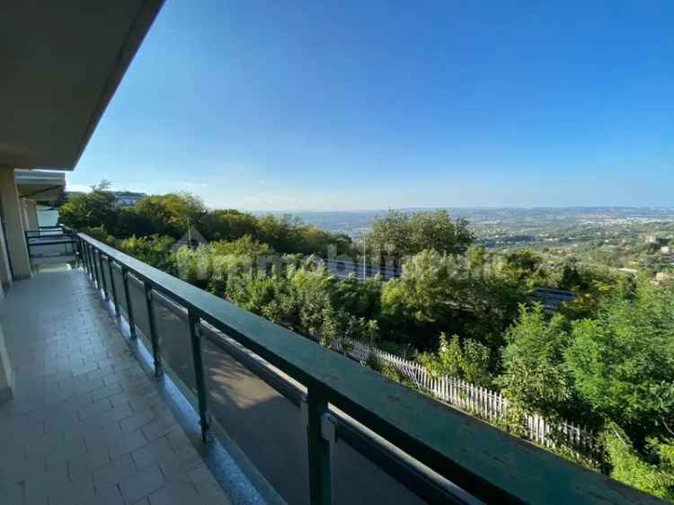 Appartamento viale Gran Sasso, Chieti Città, Chieti