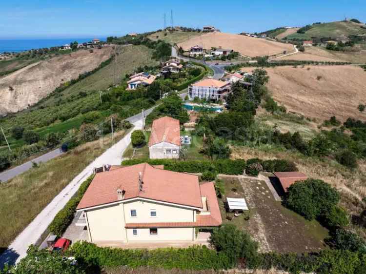 Villa in vendita a Roseto degli Abruzzi località Tanesi, 6