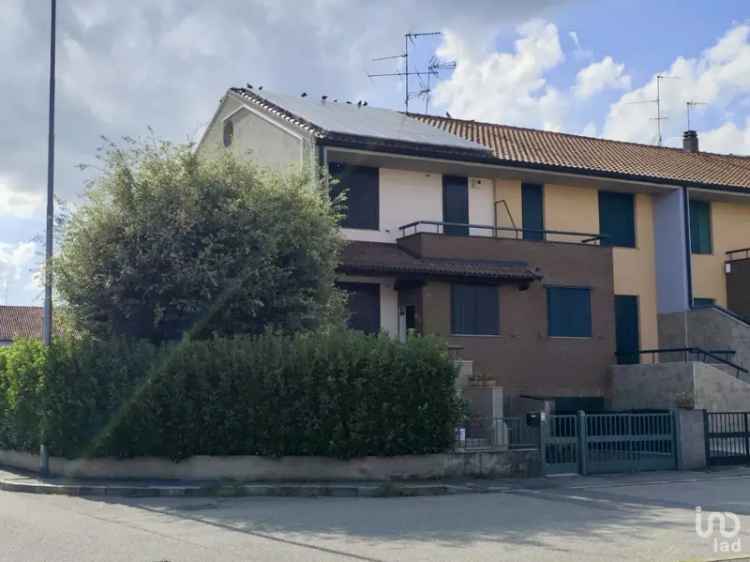 Vendita villa a schiera 8 locali di 146 m² in Sant'Angelo Lodigiano (26866) - 126451 - iad