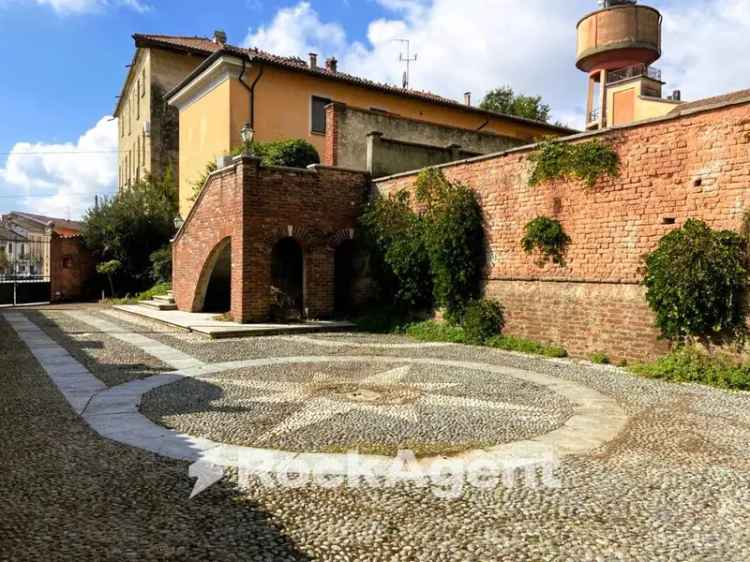 Villa unifamiliare piazza Brunetta 13, Borgo Vercelli