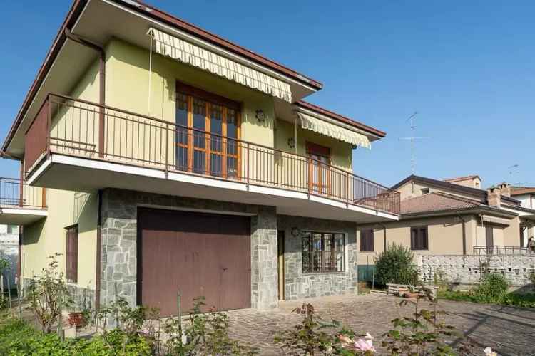 Villa unifamiliare Strada Casalnoceto, Zona Pittori, San Vittore, Pombio, Voghera