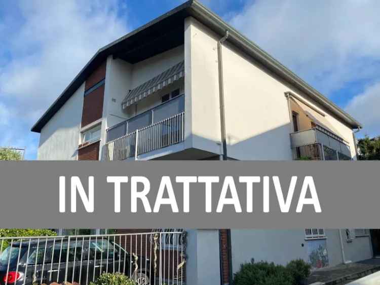 Villa singola in Via Marconi, Arcore, 6 locali, 4 bagni, con box