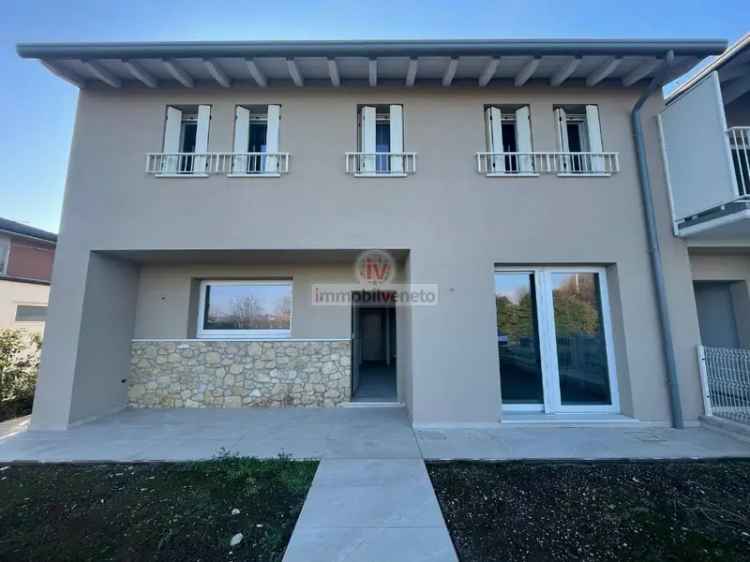 Villa a schiera in VIA PERAROLO, San Bonifacio, 8 locali, 2 bagni