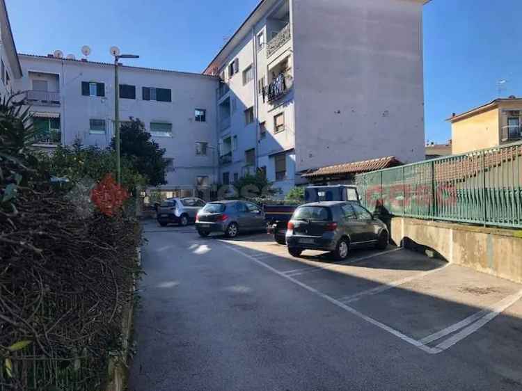 Appartamento in vendita  a Napoli