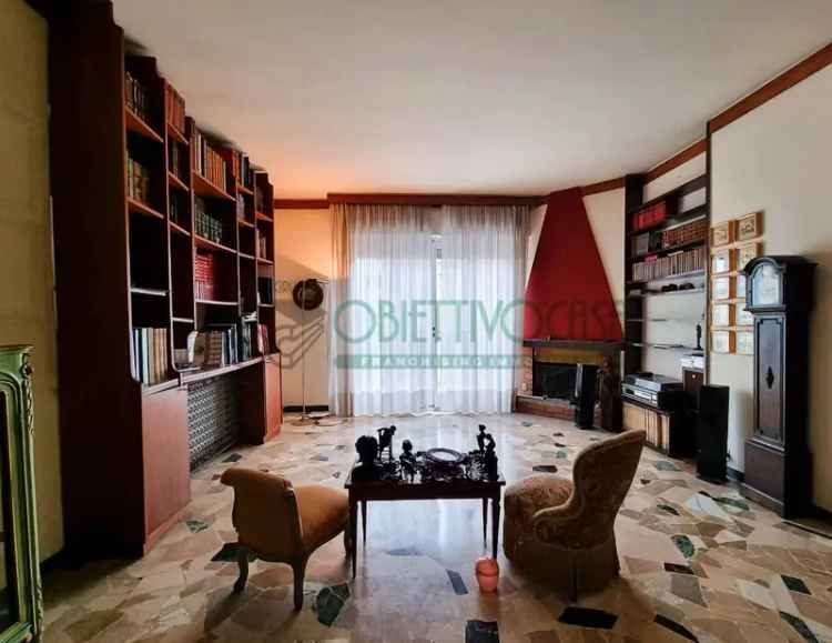 Villa in Via Turati, Lodi Vecchio, 9 locali, 4 bagni, 320 m²