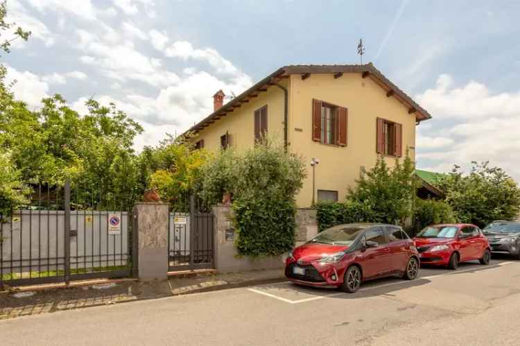 Villa in Via Gattinella, Campi Bisenzio, 8 locali, 2 bagni, 247 m²