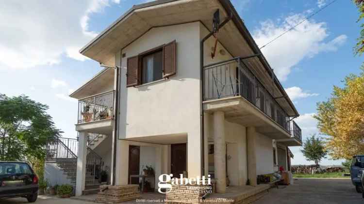 Casa Indipendente in Via  Contrada Madonna Del Carmine, 10, Lanciano (CH)