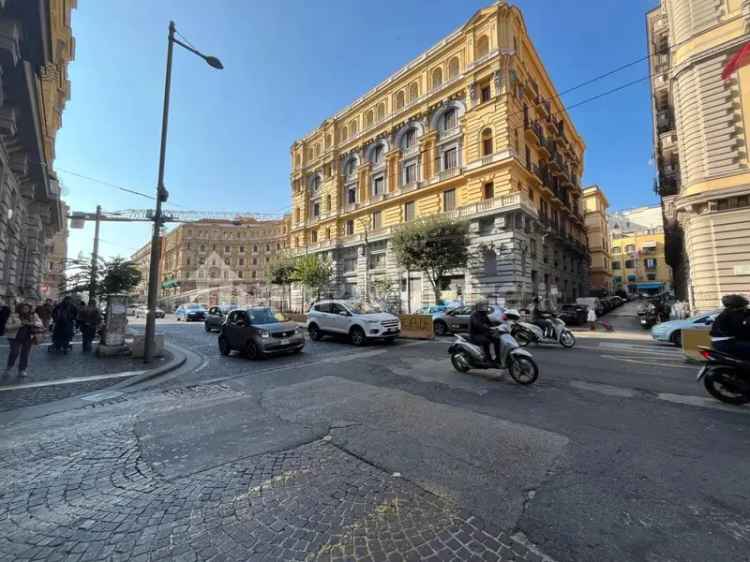 Quadrilocale via Gregorio Mattei, Mercato, Napoli