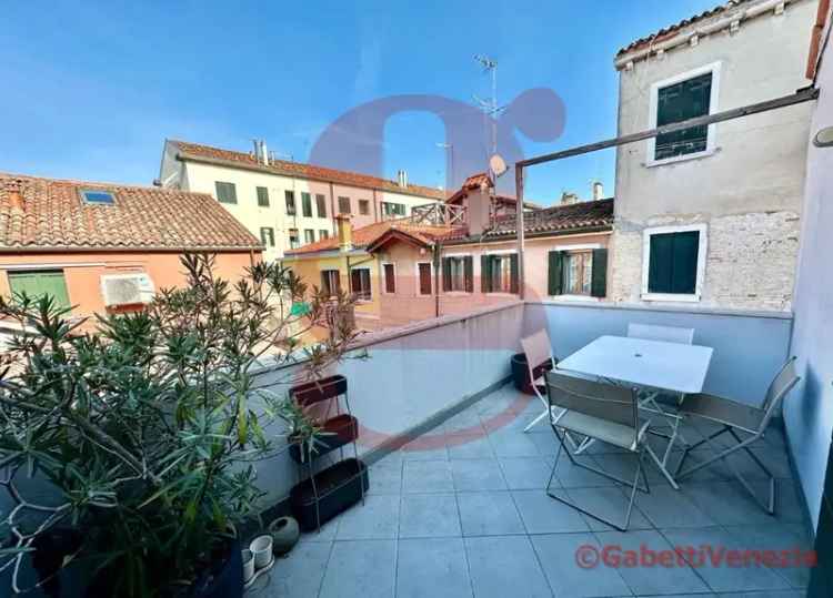 Appartamento in Castello, Venezia, 5 locali, 2 bagni, 130 m², 1° piano