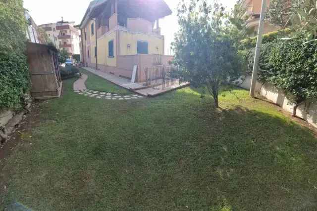 Villa in vendita, Via Nicola Misasi, Catanzaro, 520 mq 