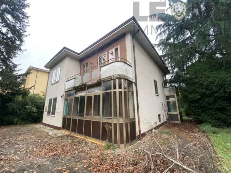 Villa in VIA MARCONI, Spilamberto, 8 locali, 2 bagni, giardino privato