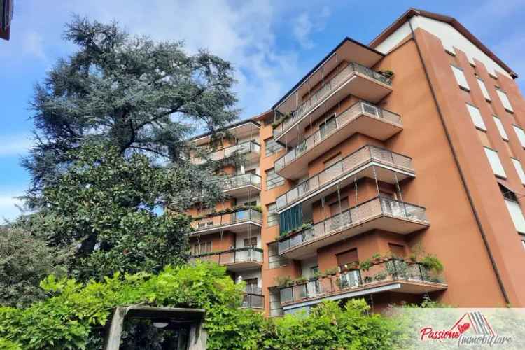 Appartamento in Via Pieve Di Cadore, Verona, 5 locali, 1 bagno, 150 m²