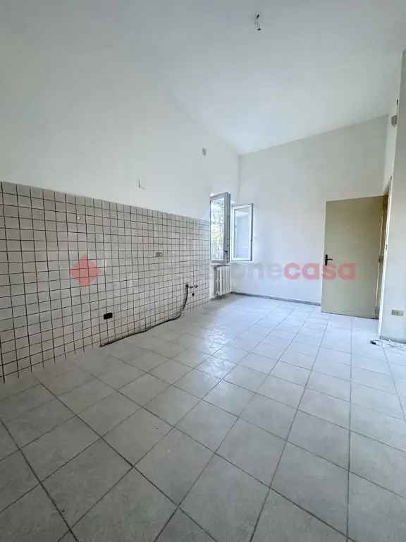 Appartamento in Appia, Minturno, 5 locali, 1 bagno, posto auto, 98 m²