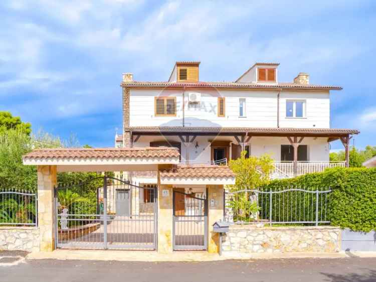 Villa in Viale Giuseppe Verdi, Statte, 8 locali, 6 bagni, 400 m²