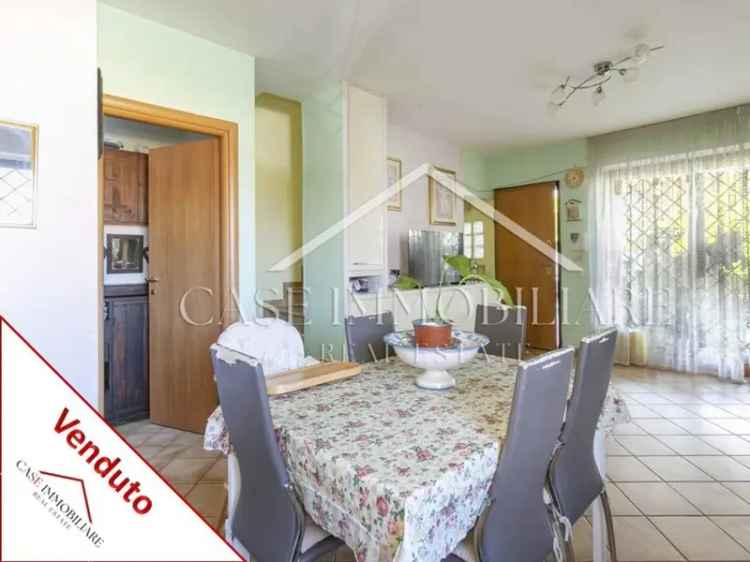 Villa in Via valle muricana, Roma, 3 locali, 1 bagno, giardino privato